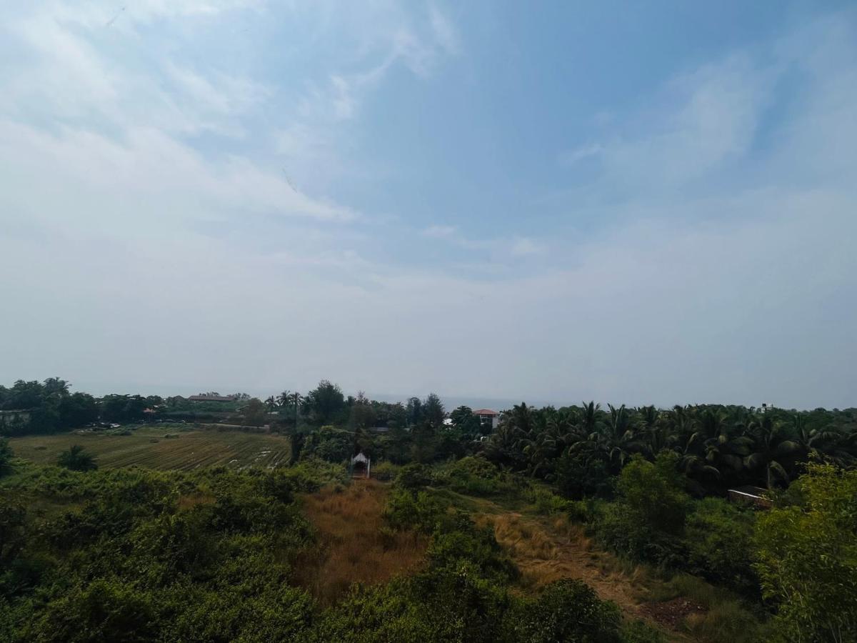 Nagas Hotel Satyavati Морджим Экстерьер фото
