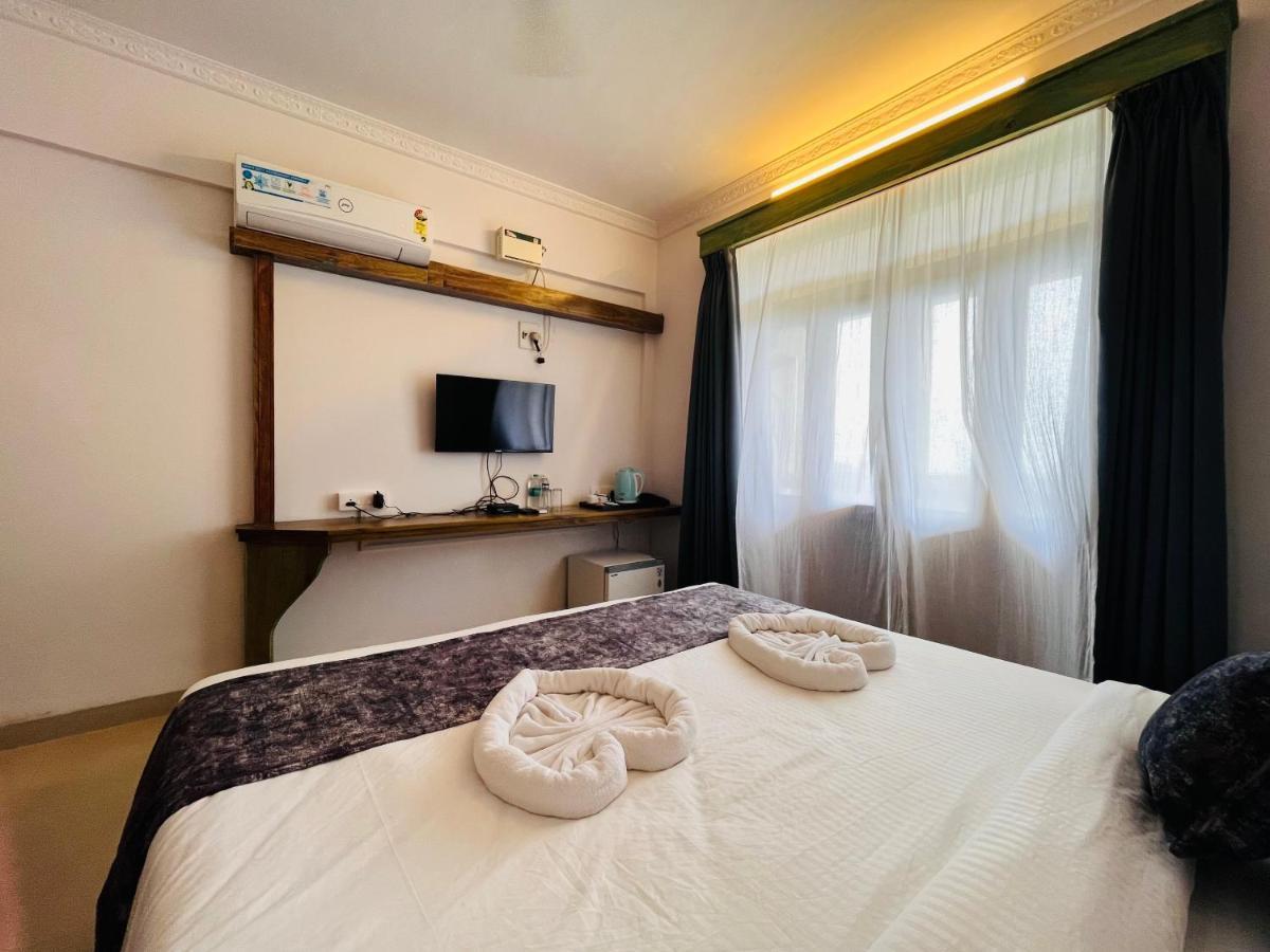 Nagas Hotel Satyavati Морджим Экстерьер фото