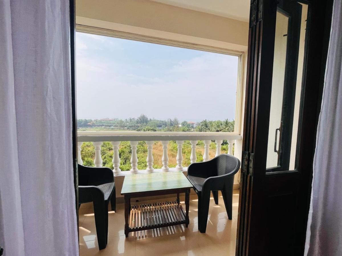 Nagas Hotel Satyavati Морджим Экстерьер фото