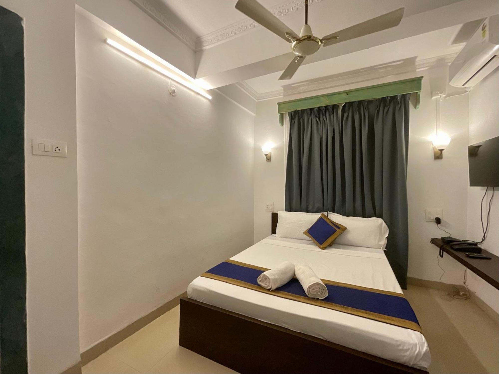 Nagas Hotel Satyavati Морджим Экстерьер фото